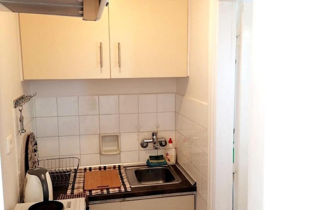 Acropolis Area Flat With Parthenon Views Apartment เอเธนส์ ภายนอก รูปภาพ