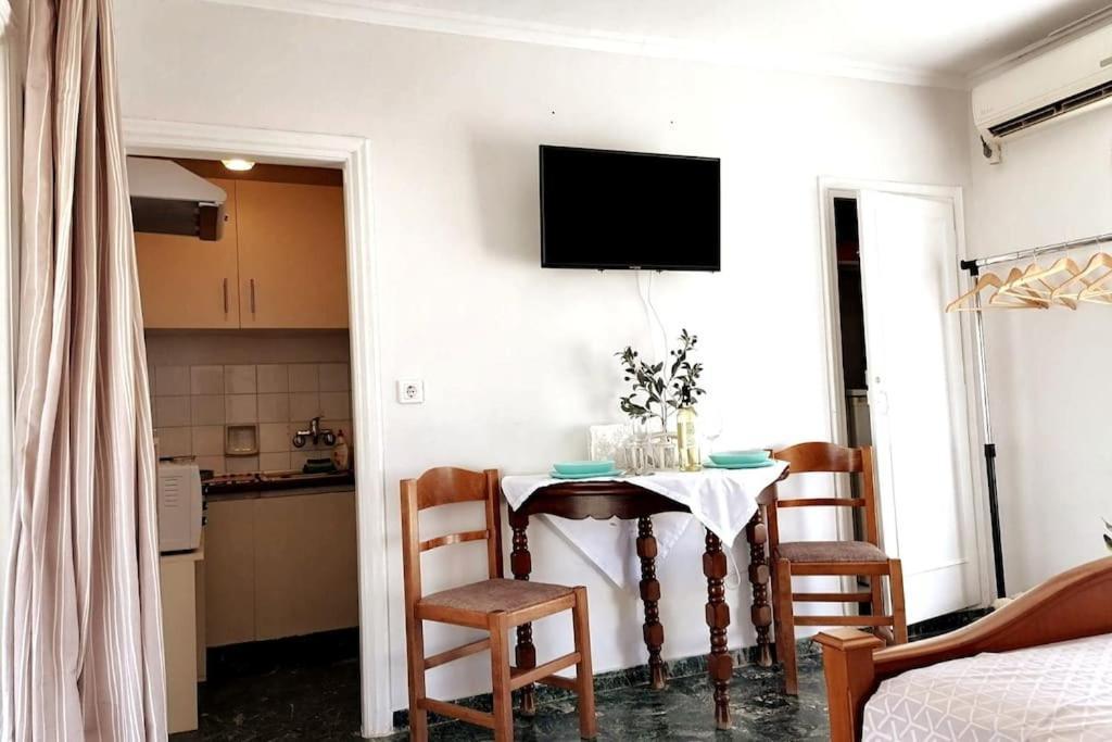 Acropolis Area Flat With Parthenon Views Apartment เอเธนส์ ภายนอก รูปภาพ